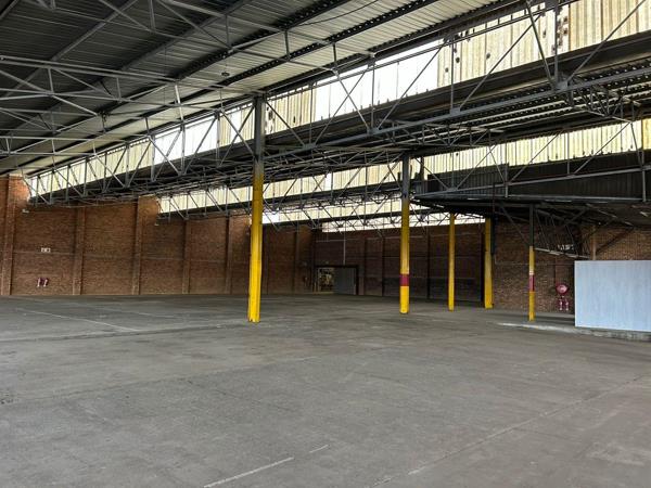 3 896  m² Industrial space
