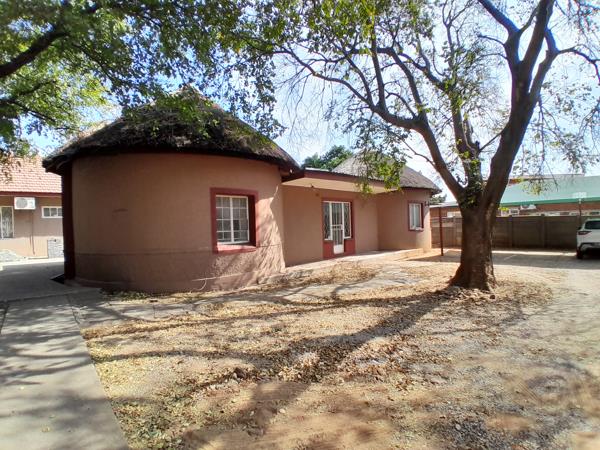 130  m² Commercial space