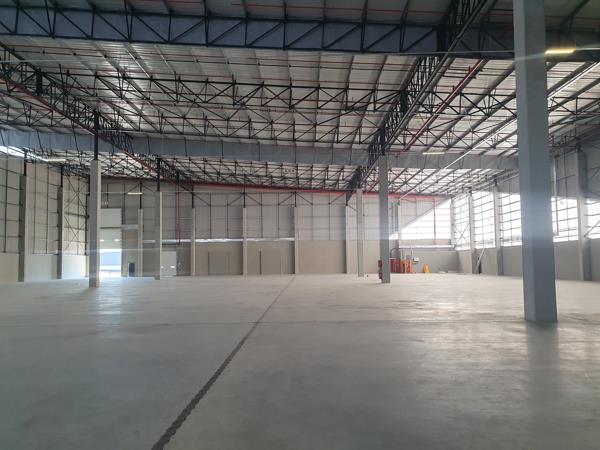 4 883  m² Industrial space