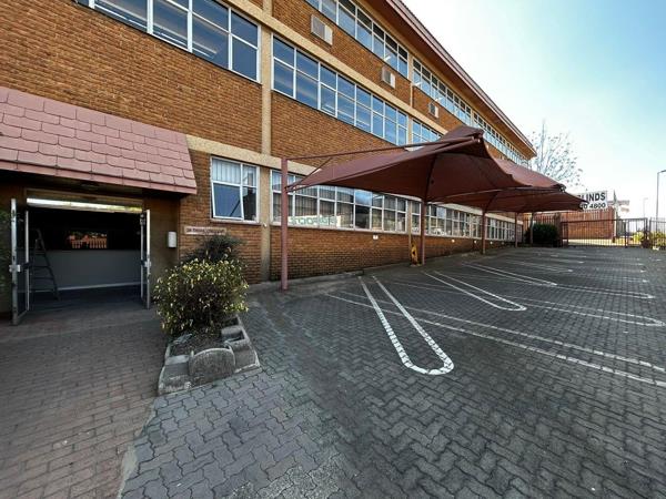 1 700  m² Industrial space