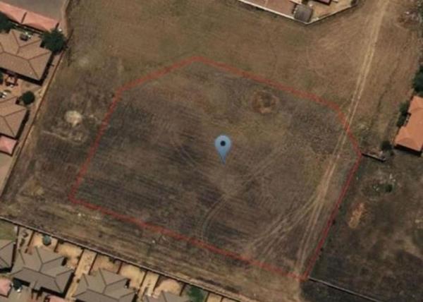 3 950 m² Land