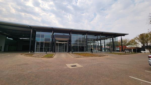 2 716  m² Commercial space