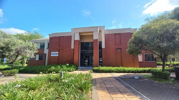 63  m² Commercial space