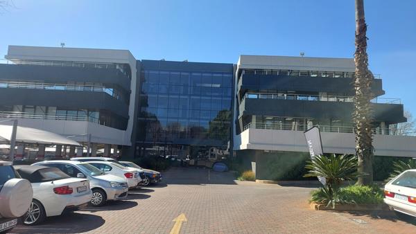 852  m² Commercial space