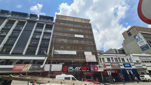 758 m² Commercial space