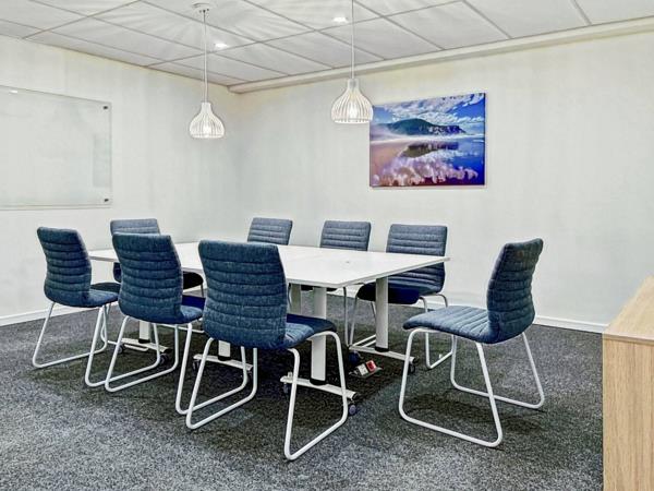 64 m² Office Space