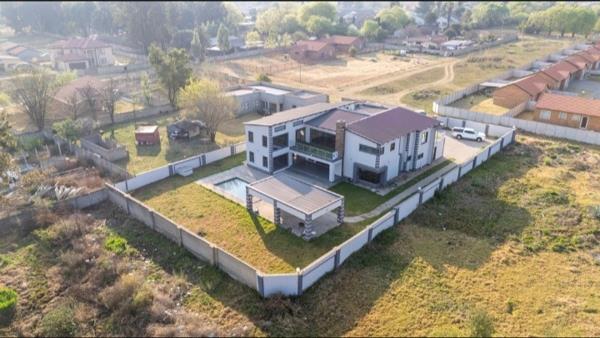 6 Bedroom House
