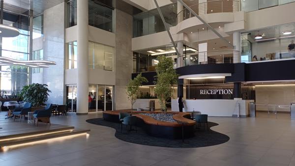 201.9  m² Commercial space