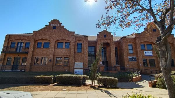 128  m² Commercial space