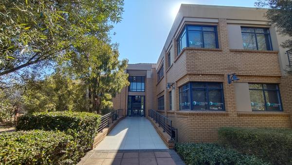 298  m² Commercial space