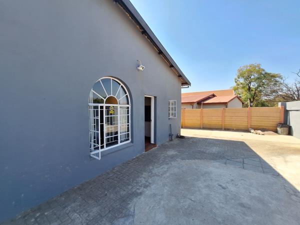 6 Bedroom House