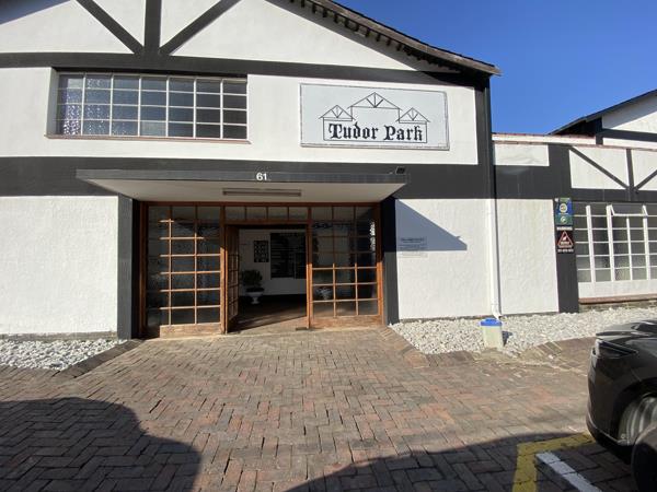 80  m² Commercial space