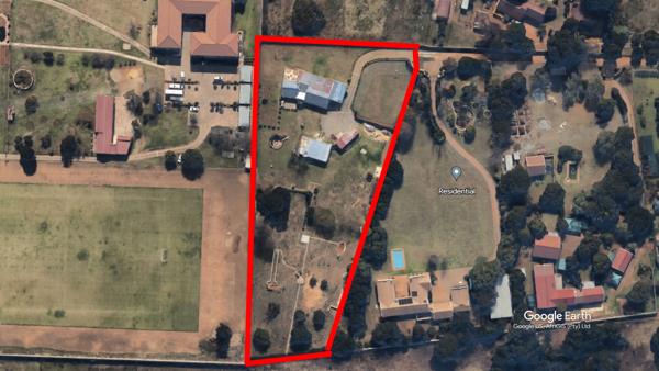 8 963 m² Smallholding