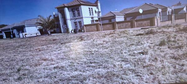 400 m² Land