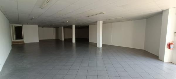 323  m² Commercial space