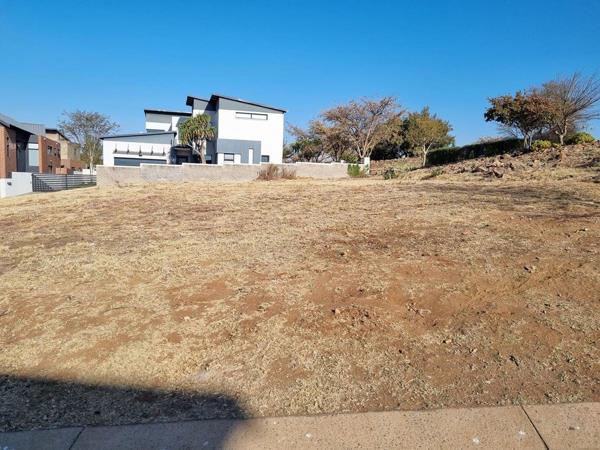 751 m² Land