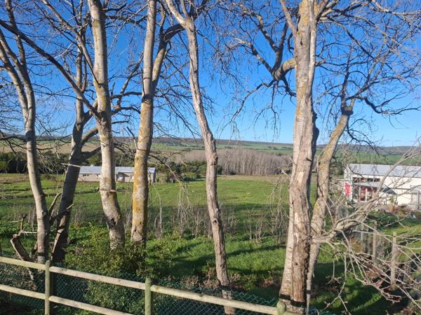 3 279 m² Land