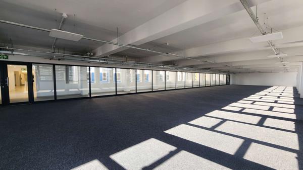 1 163  m² Office Space