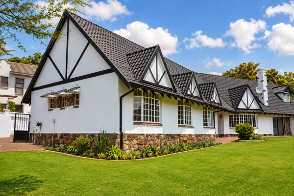 6 Bedroom House