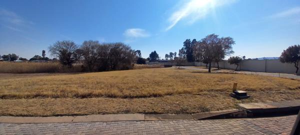 1 000 m² Land