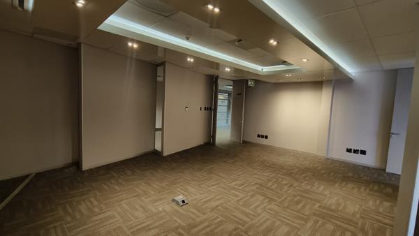 297  m² Commercial space