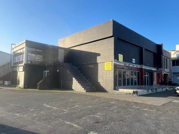 855  m² Commercial space