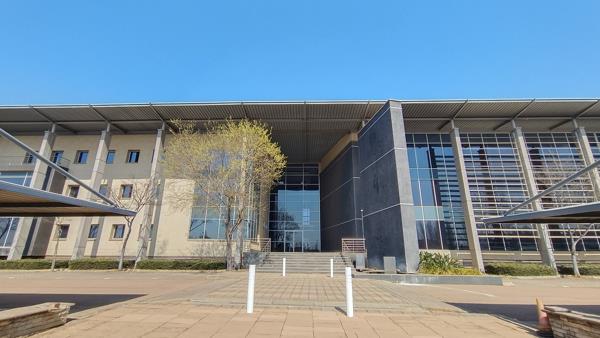 493 m² Office Space