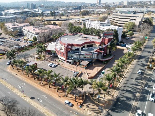 8 764  m² Retail Space