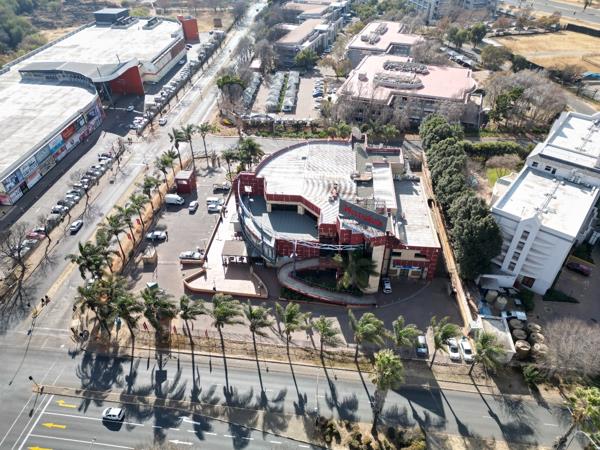 8 764 m² Retail Space