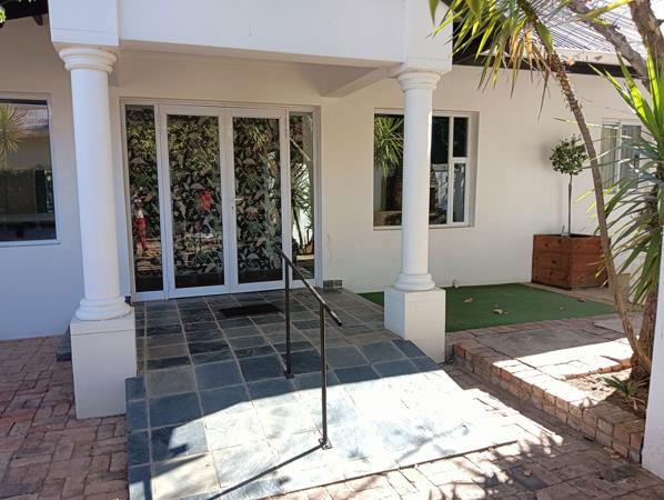 400  m² Office Space