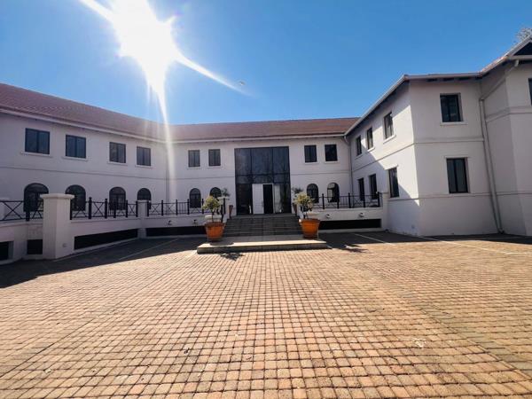 303.6 m² Commercial space