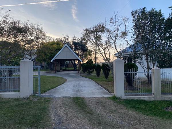 11.6 ha Smallholding