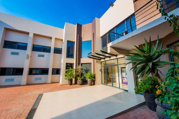 365  m² Commercial space