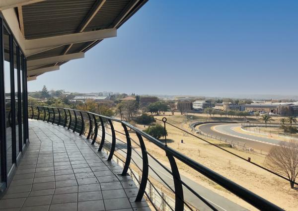 365 m² Commercial space