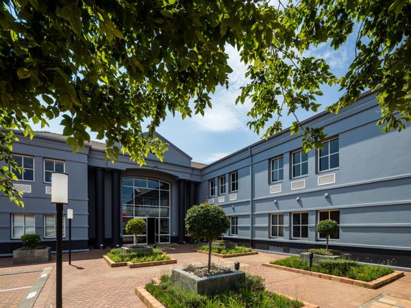 419  m² Commercial space