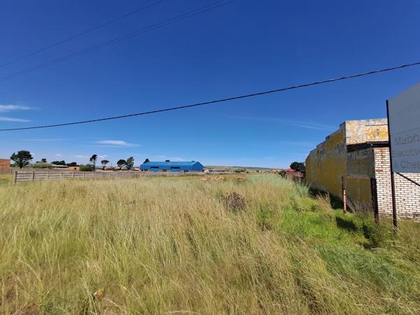 1 983 m² Land