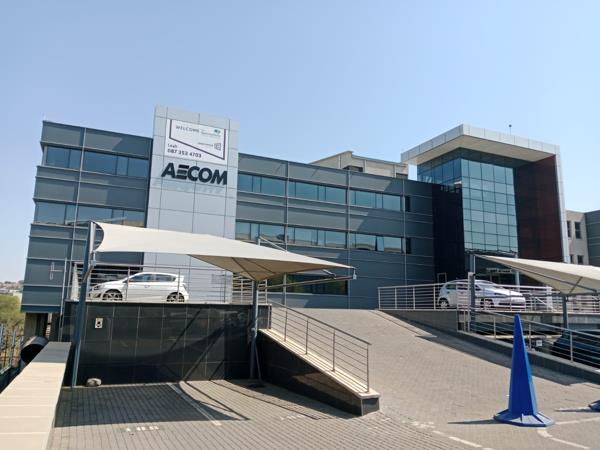 704 m² Commercial space
