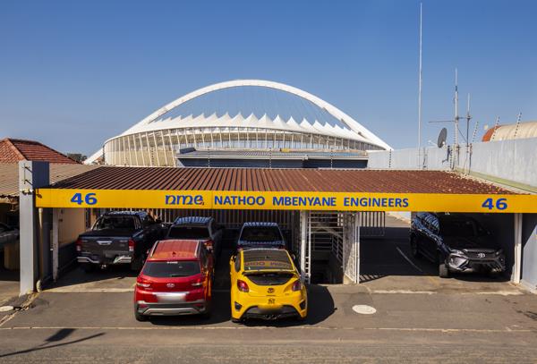 990  m² Commercial space