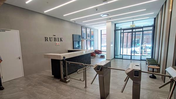 704 m² Commercial space