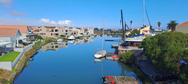 958 m² Land
