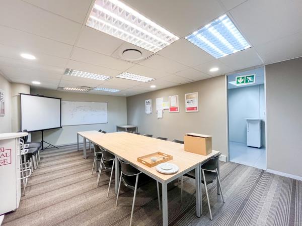 631 m² Office Space