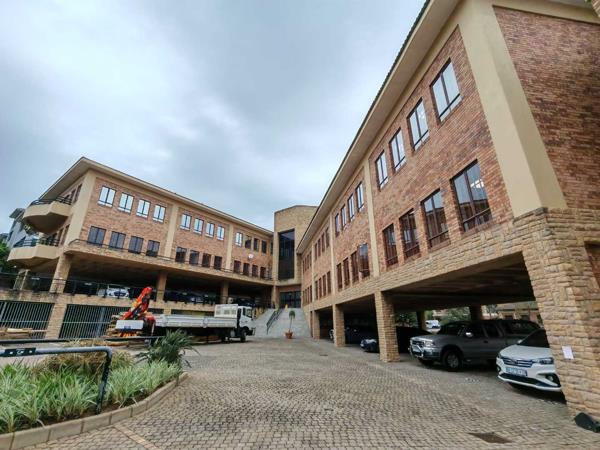 350  m² Office Space