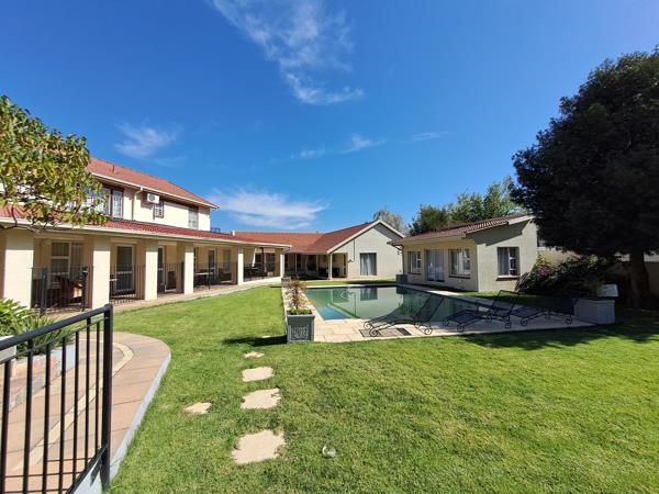 2 379  m² Commercial space