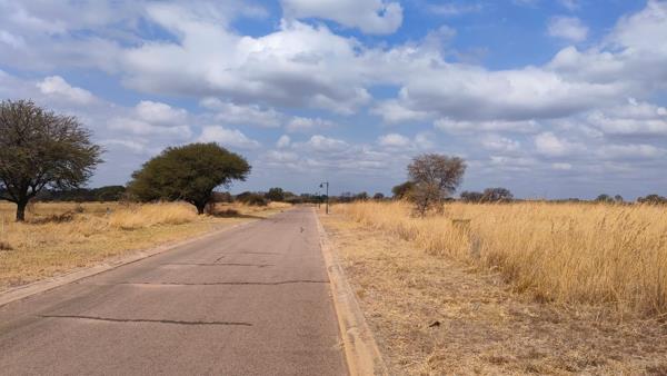 700 m² Land