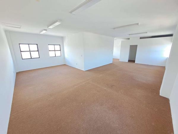 307  m² Office Space