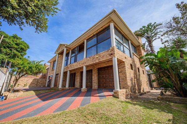 6 Bedroom House