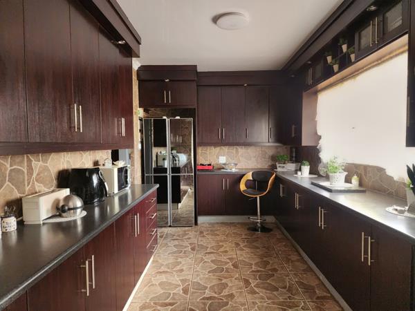 5 Bedroom House
