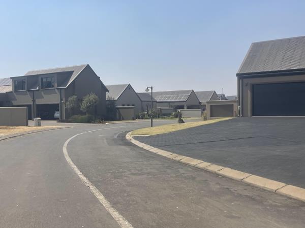 828 m² Land