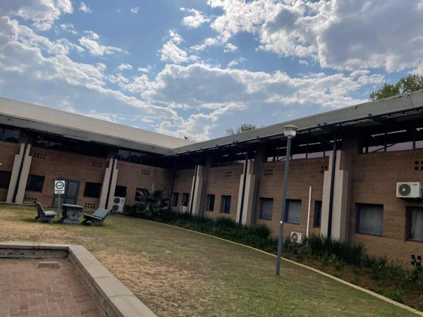 1 840.5  m² Commercial space