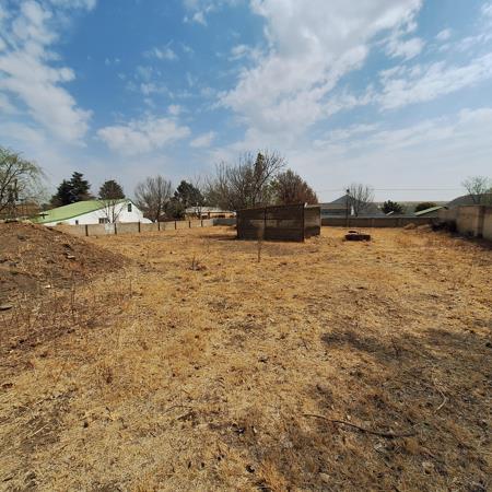 1 487 m² Land